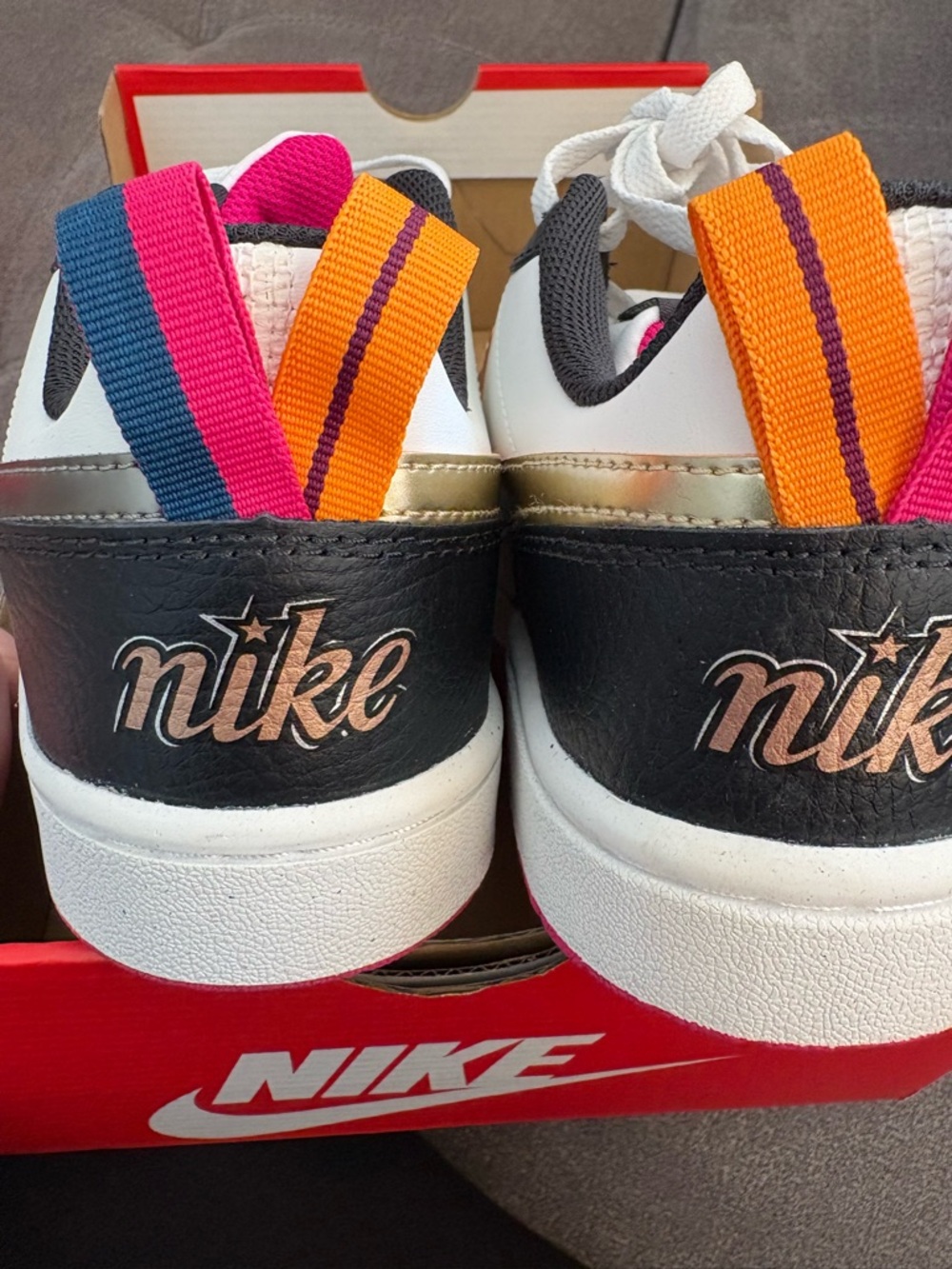 Nike Borough Low SE Sneaker B&W gold/silver Swoosh 6Y/7.5W - Picture 6 of 9